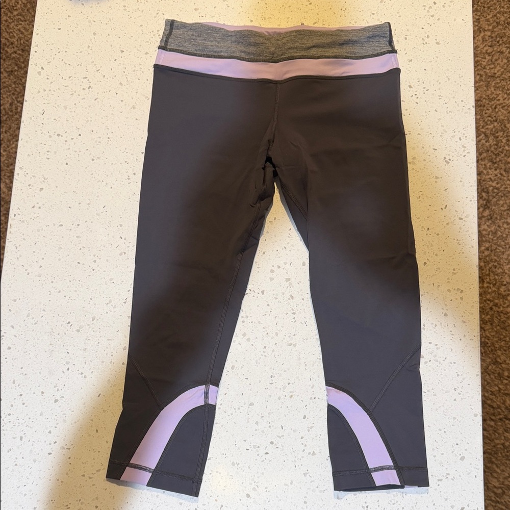 Lululemon leggings size 8